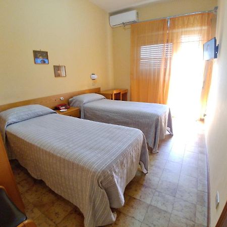 Hotel Il Dollaro Villa San Giovanni Eksteriør billede